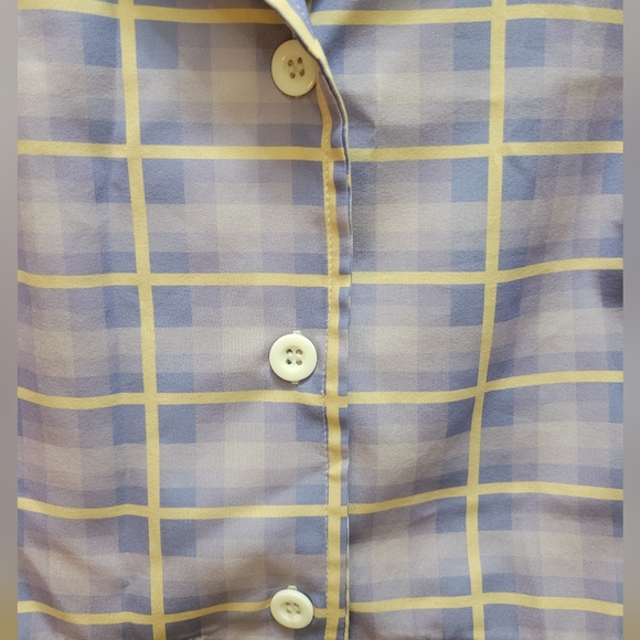 SHEIN BUNDLE! Button Down Crop Tops - Picture 3 of 16